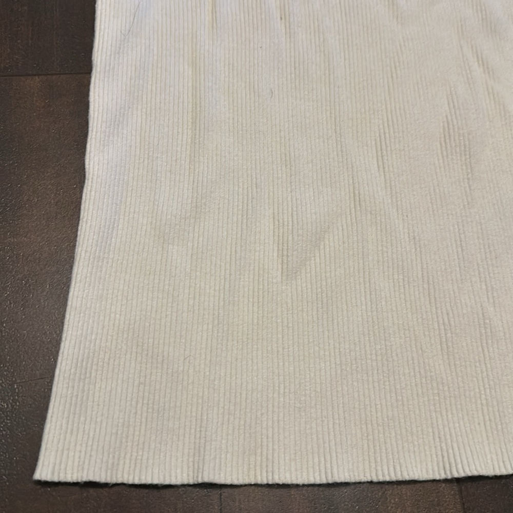White Tee - Picture 4 of 5